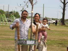 «Bosque de los Mil Días» en Barrio Favaloro: 35 familias plantan un legado verde por cada nacimiento