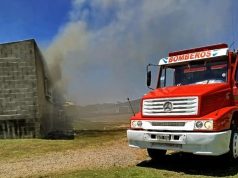 Incendio en establecimiento rural de Suipacha: Bomberos combatieron un foco ígneo en un galpón