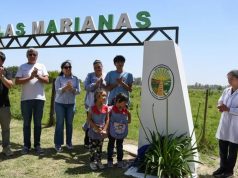 Comunidad de Las Marianas instala su escudo oficial en la Ermita de la entrada