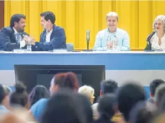 Wado de Pedro y referentes regionales debatieron sobre la crisis de la democracia en la UBA