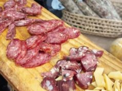 Chacinados Losinno está en la Fiesta de la Torta Frita y ofrece el mejor salame quintero artesanal