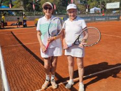 A los 87 años, «Picha» Fressia dicta cátedra de tenis y superación