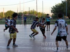 Hito histórico para el handball mercedino: la Escuela Municipal recibió al seleccionado de Embaixada en una jornada internacional