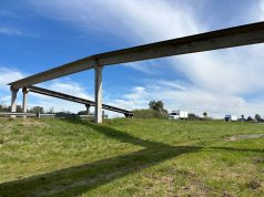 Seguridad vial en la Ruta 5: Pentavía instaló y reparó puentes peatonales en Mercedes y Olivera