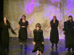 El humor y el absurdo coronaron una nueva función del Ciclo Qué Lo Payró en el Teatro Argentino